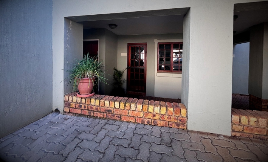 2 Bedroom Property for Sale in Boardwalk Gauteng