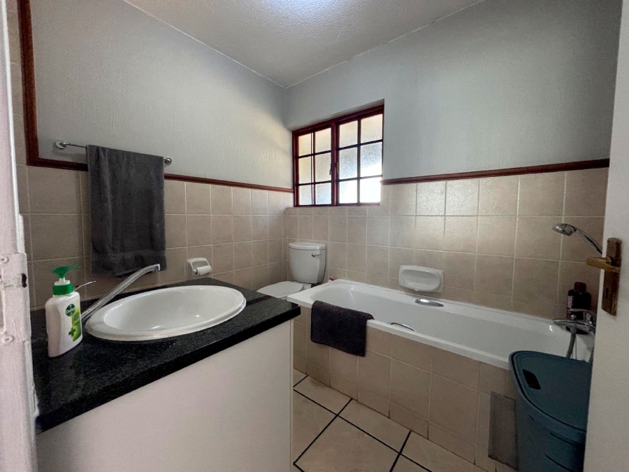 2 Bedroom Property for Sale in Boardwalk Gauteng