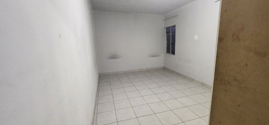 To Let 1 Bedroom Property for Rent in Laudium Gauteng