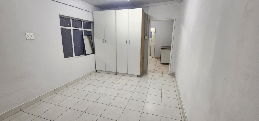 To Let 1 Bedroom Property for Rent in Laudium Gauteng