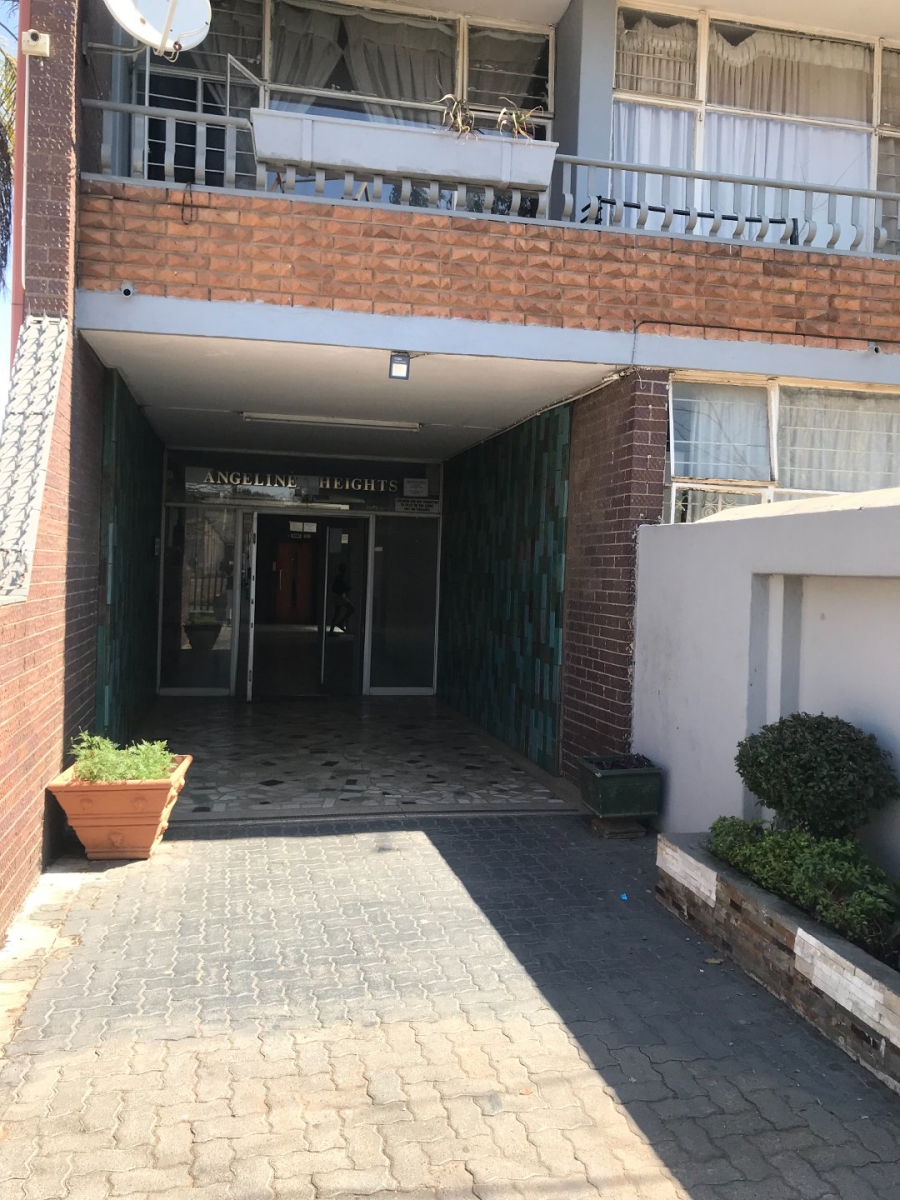 To Let 2 Bedroom Property for Rent in Savoy Estate Gauteng