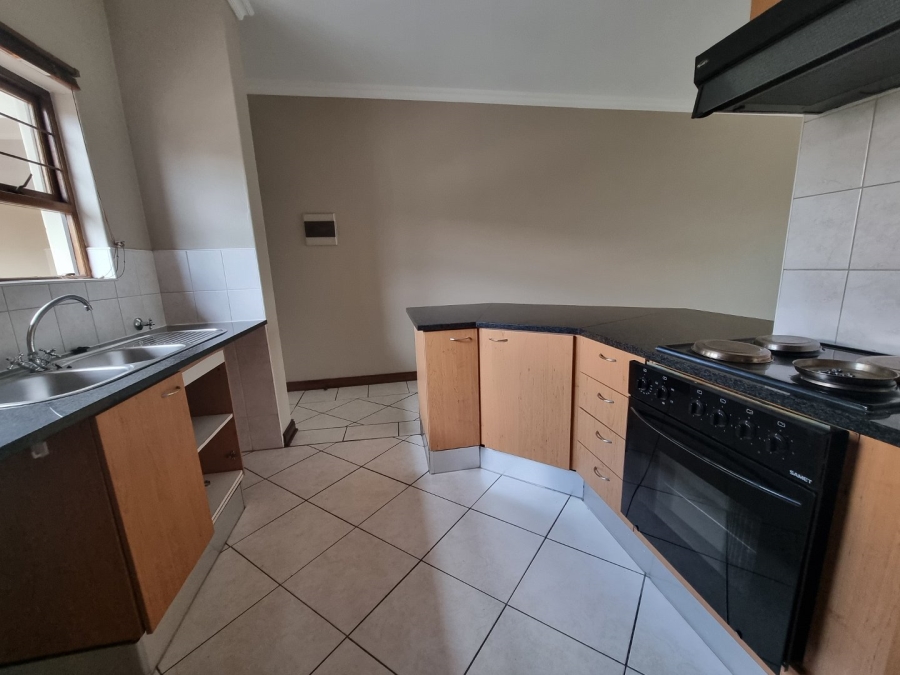 To Let 2 Bedroom Property for Rent in Bryanston Gauteng