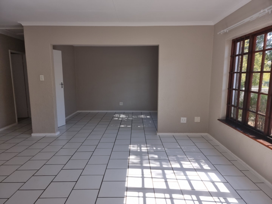 To Let 2 Bedroom Property for Rent in Lonehill Gauteng