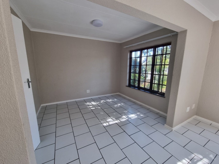 To Let 2 Bedroom Property for Rent in Lonehill Gauteng