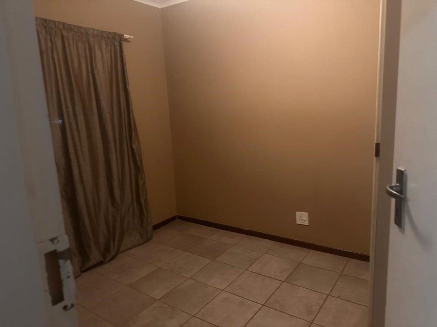 2 Bedroom Property for Sale in Restonvale A H Gauteng