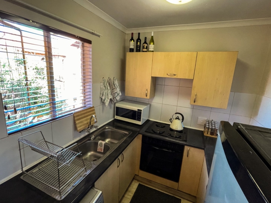 1 Bedroom Property for Sale in Silver Lakes Gauteng