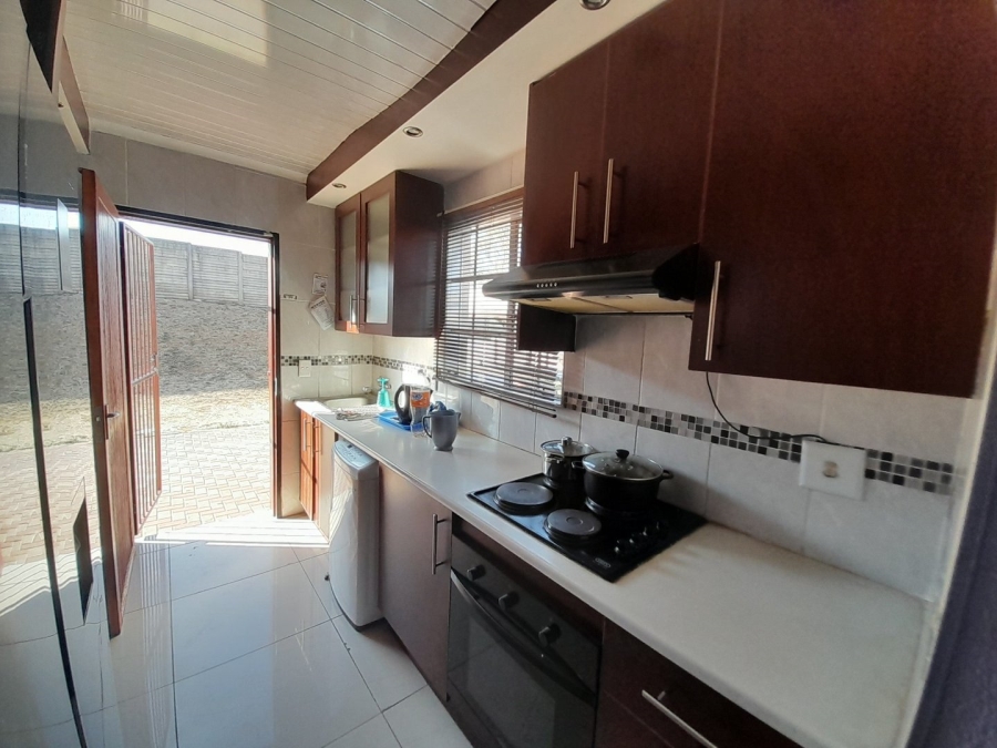 3 Bedroom Property for Sale in Rua Vista Gauteng