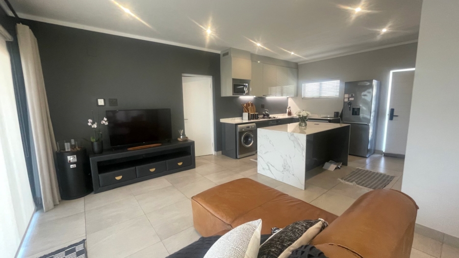 2 Bedroom Property for Sale in Nieuw Muckleneuk Gauteng