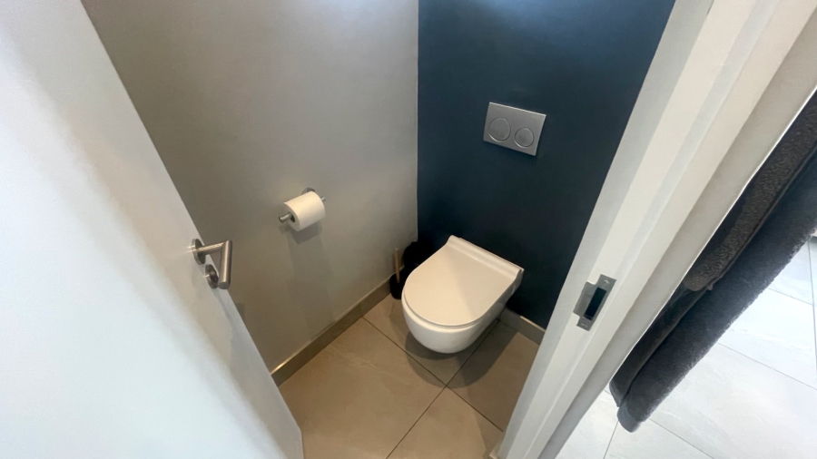 2 Bedroom Property for Sale in Nieuw Muckleneuk Gauteng