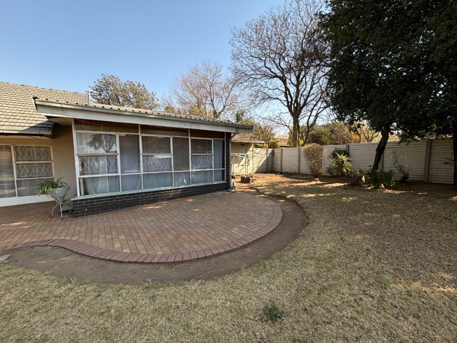 To Let 4 Bedroom Property for Rent in Parkhill Gardens Gauteng