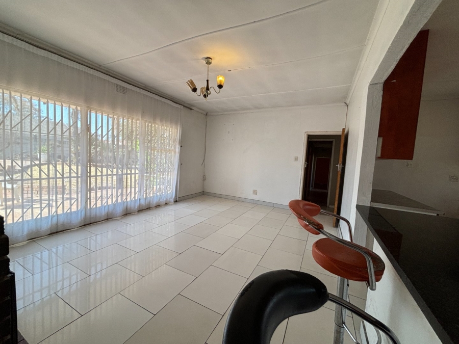 To Let 4 Bedroom Property for Rent in Parkhill Gardens Gauteng