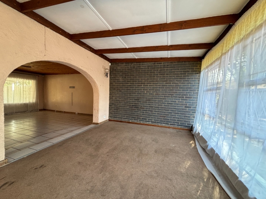 To Let 4 Bedroom Property for Rent in Parkhill Gardens Gauteng