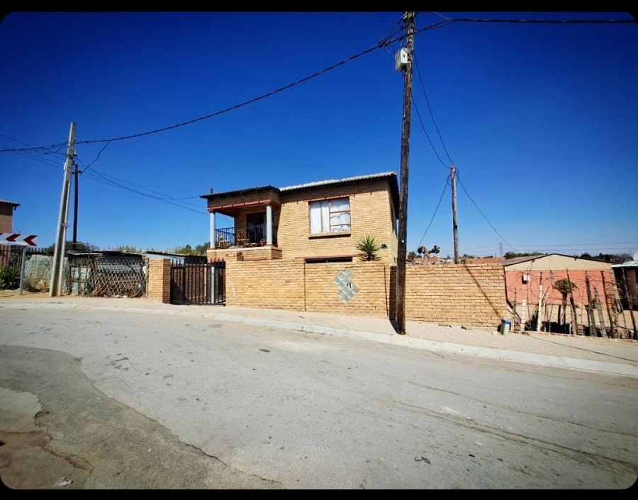 7 Bedroom Property for Sale in Diepsloot Gauteng