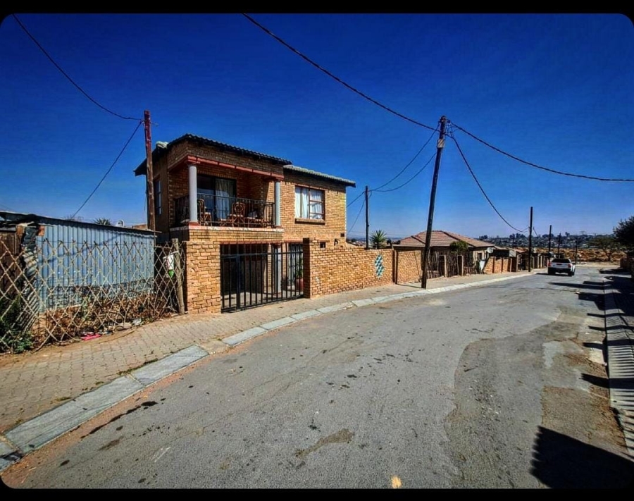 7 Bedroom Property for Sale in Diepsloot Gauteng