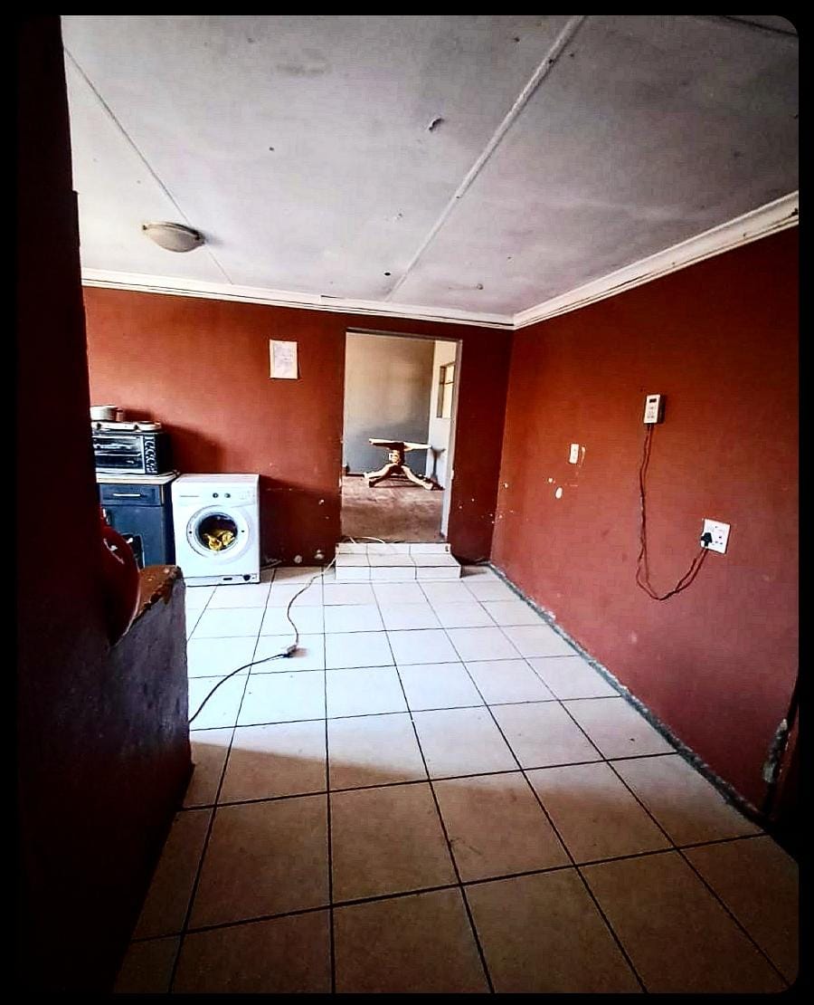 7 Bedroom Property for Sale in Diepsloot Gauteng