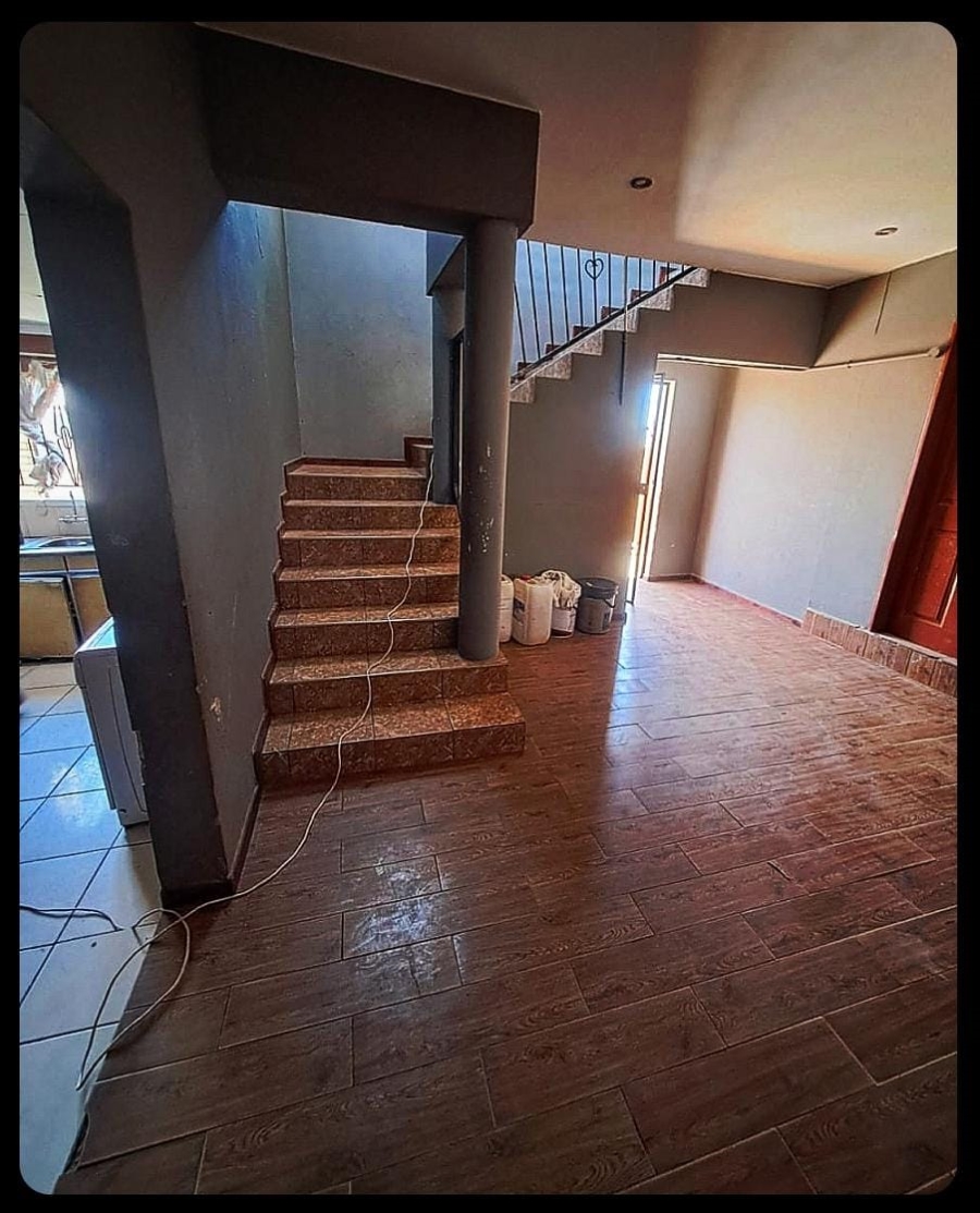 7 Bedroom Property for Sale in Diepsloot Gauteng