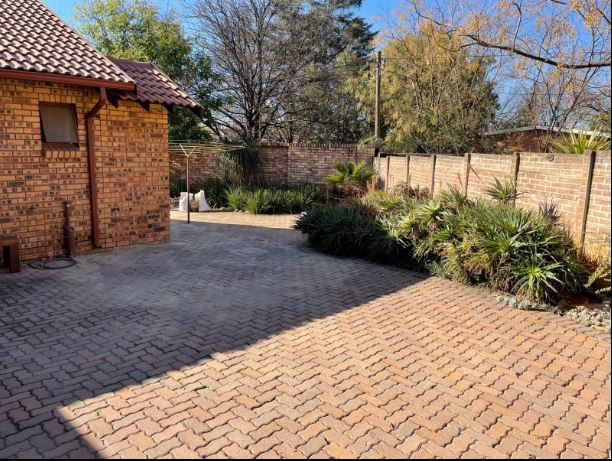 3 Bedroom Property for Sale in Eldoraigne Gauteng