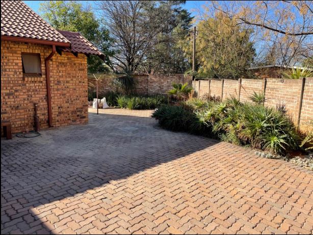 3 Bedroom Property for Sale in Eldoraigne Gauteng