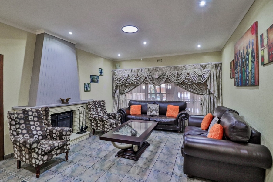 5 Bedroom Property for Sale in Aston Manor Gauteng