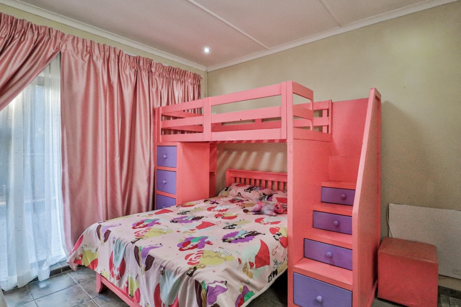 To Let 5 Bedroom Property for Rent in Aston Manor Gauteng