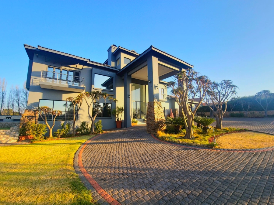 5 Bedroom Property for Sale in Mooikloof Gauteng