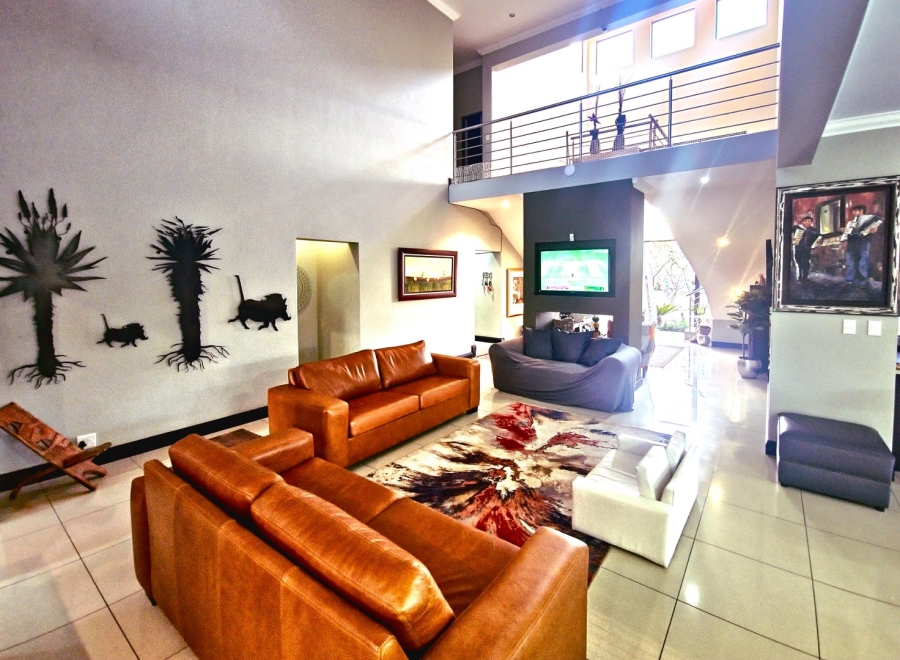 5 Bedroom Property for Sale in Mooikloof Gauteng