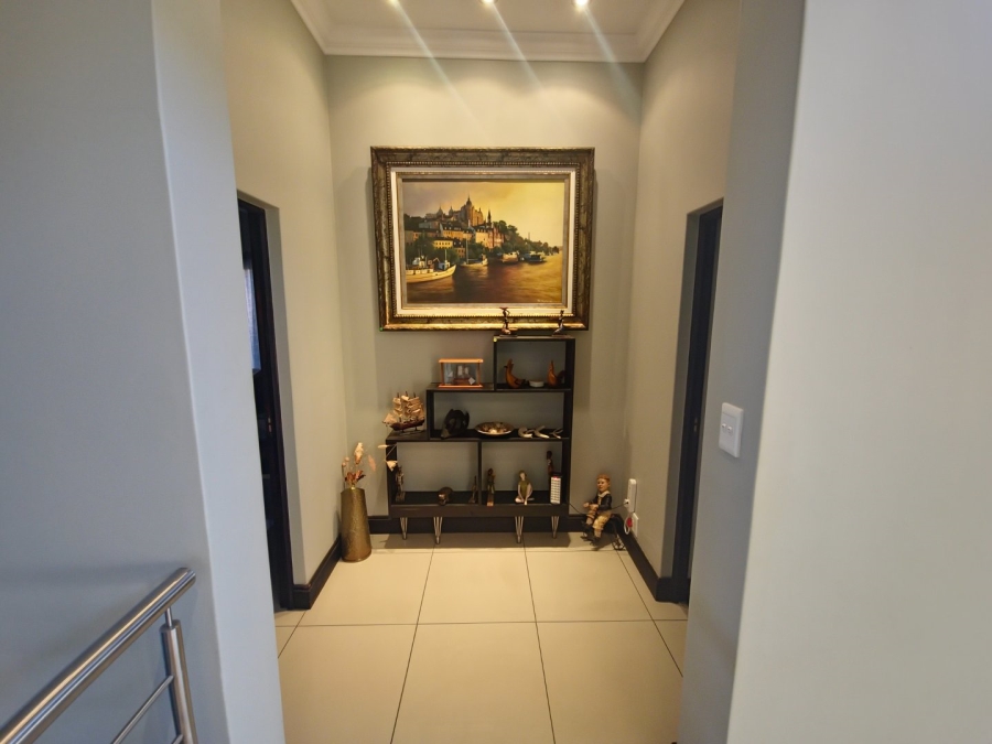 5 Bedroom Property for Sale in Mooikloof Gauteng