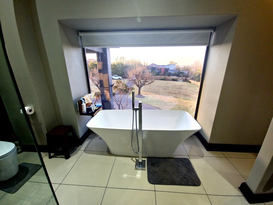 5 Bedroom Property for Sale in Mooikloof Gauteng