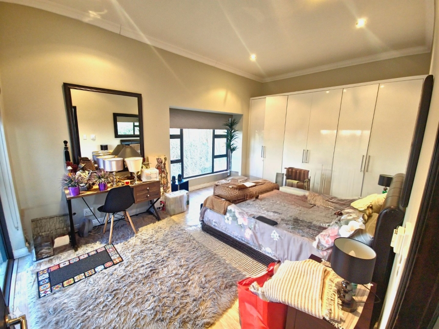 5 Bedroom Property for Sale in Mooikloof Gauteng