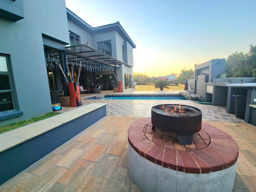 5 Bedroom Property for Sale in Mooikloof Gauteng