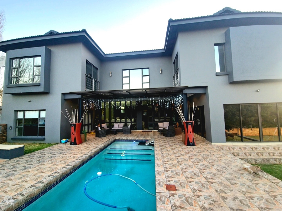 5 Bedroom Property for Sale in Mooikloof Gauteng