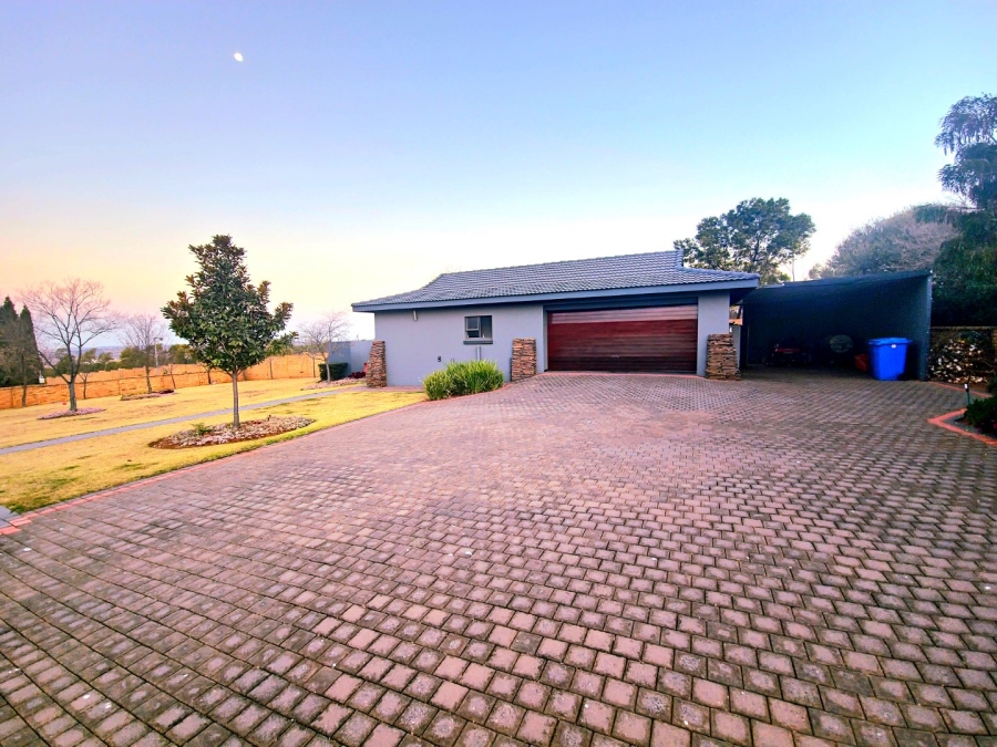 5 Bedroom Property for Sale in Mooikloof Gauteng