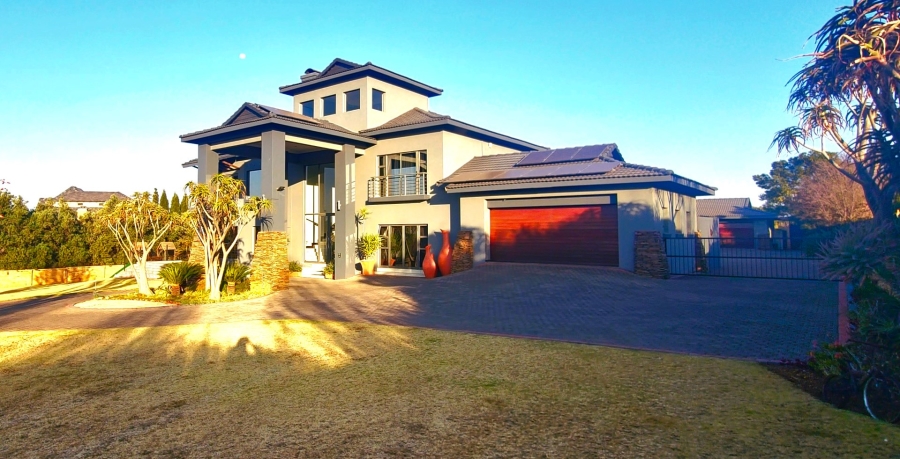 5 Bedroom Property for Sale in Mooikloof Gauteng