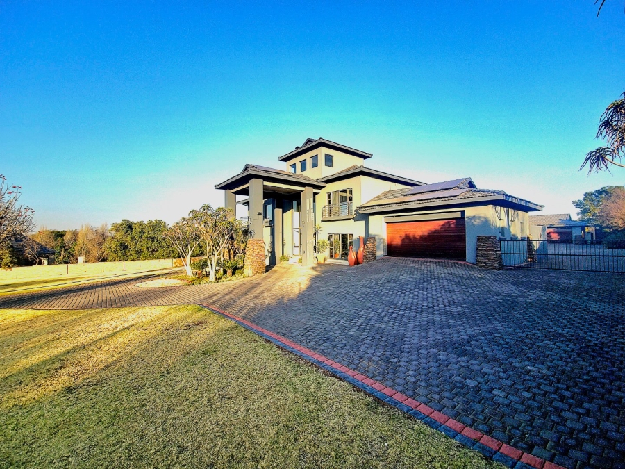 5 Bedroom Property for Sale in Mooikloof Gauteng