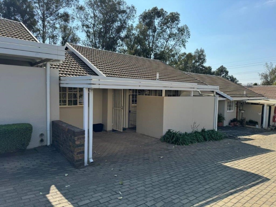 1 Bedroom Property for Sale in Bryanston Gauteng