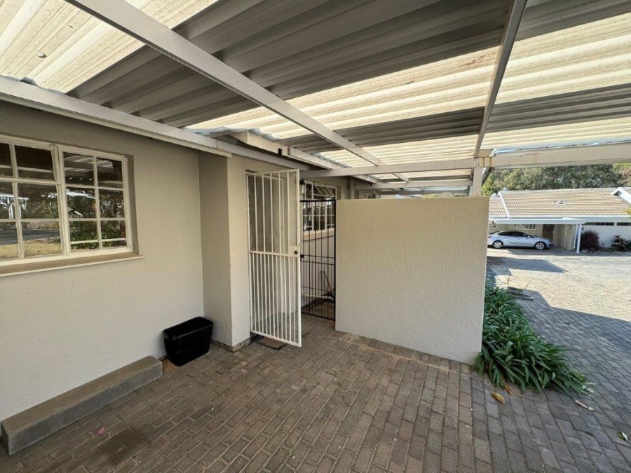 1 Bedroom Property for Sale in Bryanston Gauteng