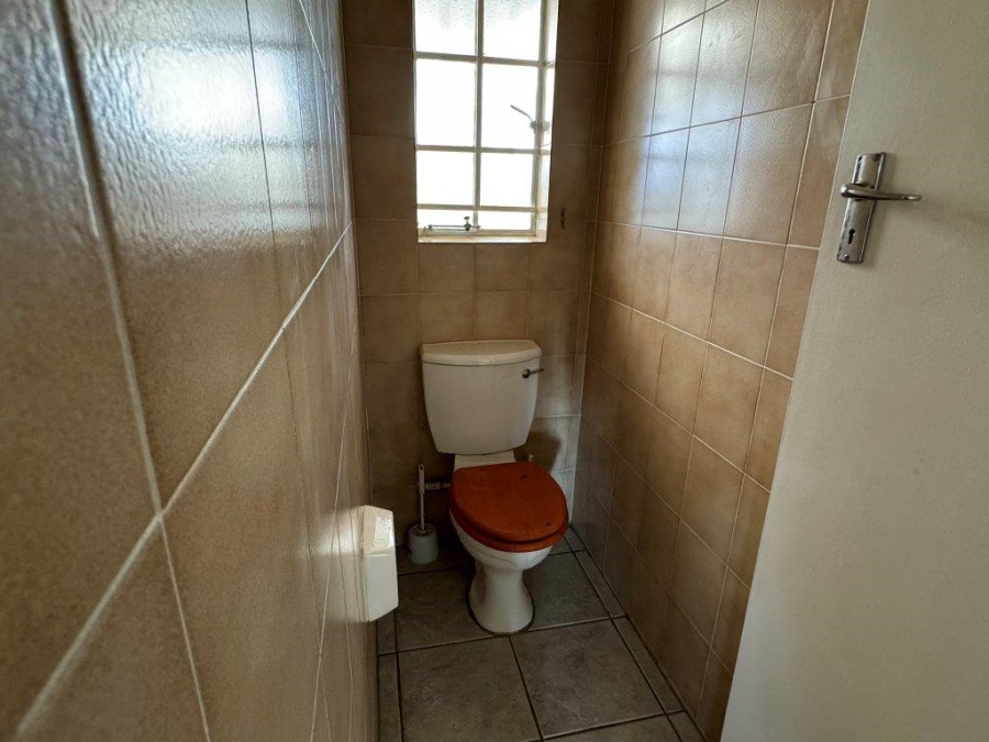 1 Bedroom Property for Sale in Bryanston Gauteng