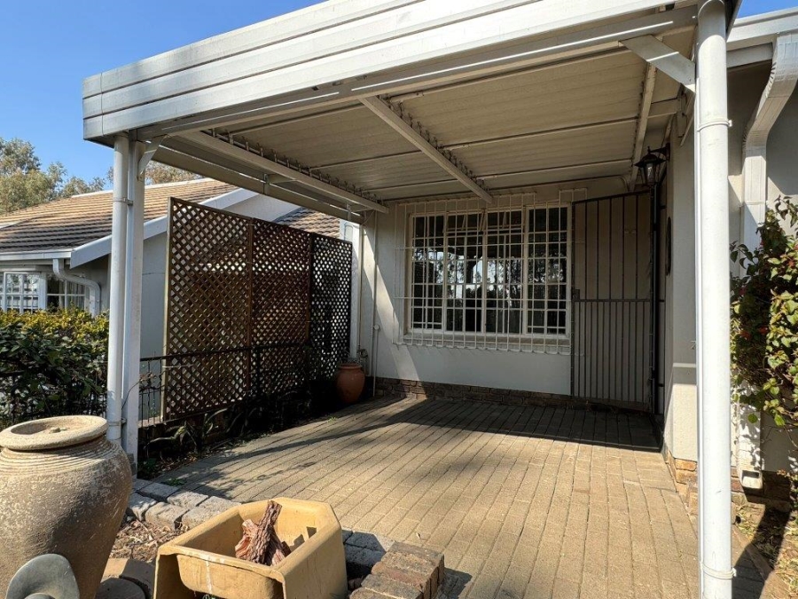 1 Bedroom Property for Sale in Bryanston Gauteng