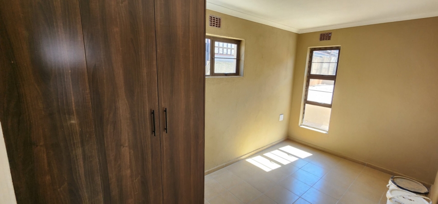 To Let 3 Bedroom Property for Rent in Bosmont Gauteng