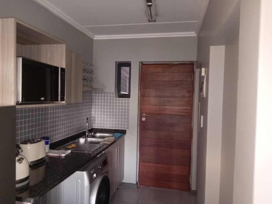 2 Bedroom Property for Sale in Sebenza Gauteng