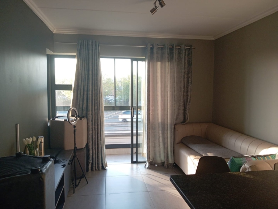 2 Bedroom Property for Sale in Sebenza Gauteng