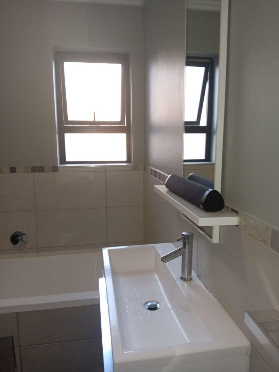 2 Bedroom Property for Sale in Sebenza Gauteng