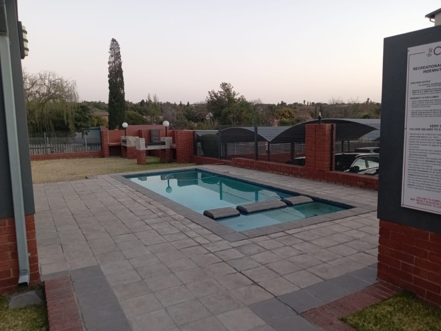 2 Bedroom Property for Sale in Sebenza Gauteng