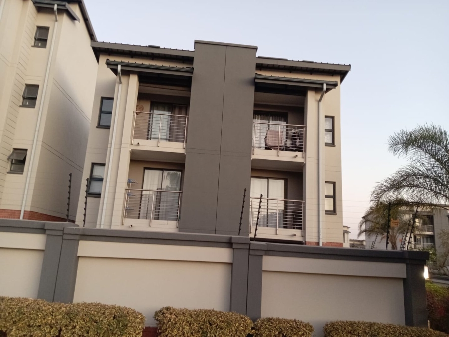 2 Bedroom Property for Sale in Sebenza Gauteng