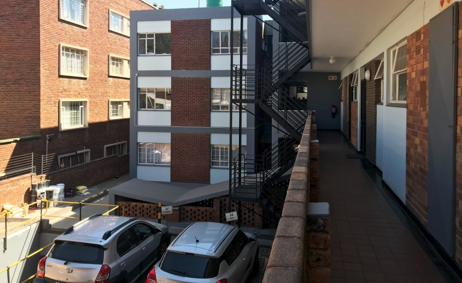 To Let 2 Bedroom Property for Rent in Illovo Gauteng