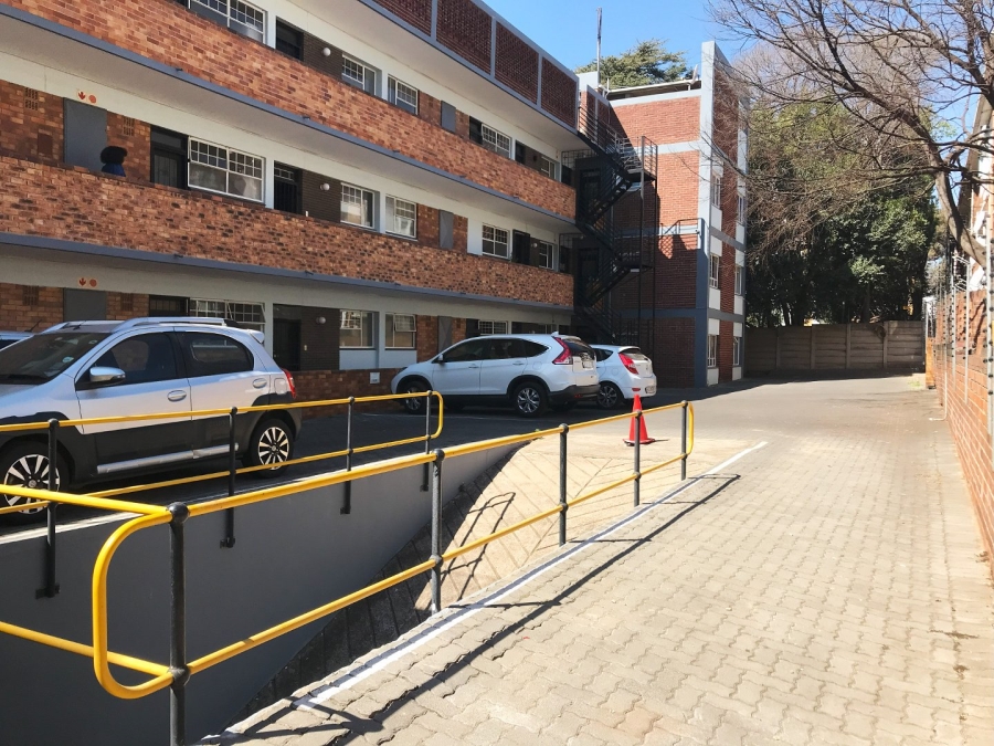 To Let 2 Bedroom Property for Rent in Illovo Gauteng