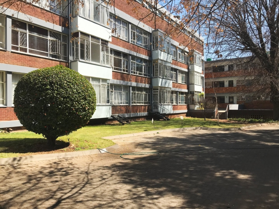 To Let 2 Bedroom Property for Rent in Illovo Gauteng