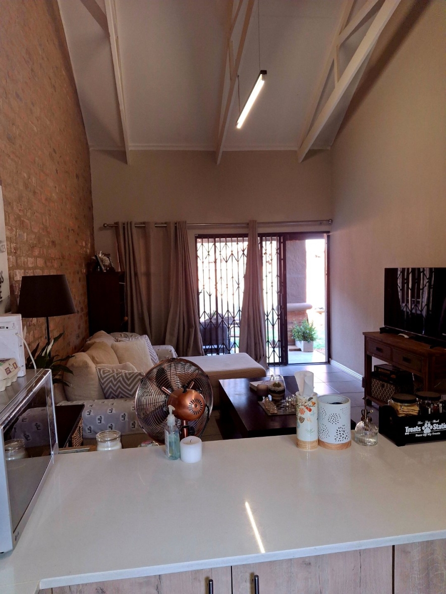 2 Bedroom Property for Sale in Pomona Gauteng