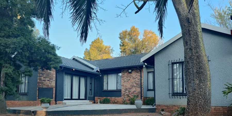 To Let 4 Bedroom Property for Rent in Strubensvallei Gauteng