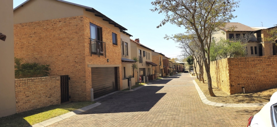 To Let 3 Bedroom Property for Rent in Carlswald North Estate Gauteng